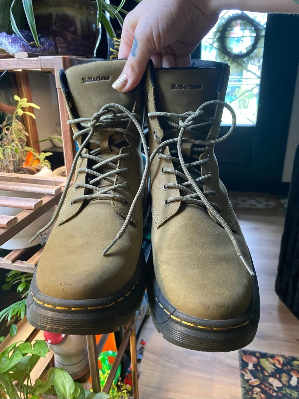 Dr. Martens Men's Tan/Brown Leather Lace-Up Boots